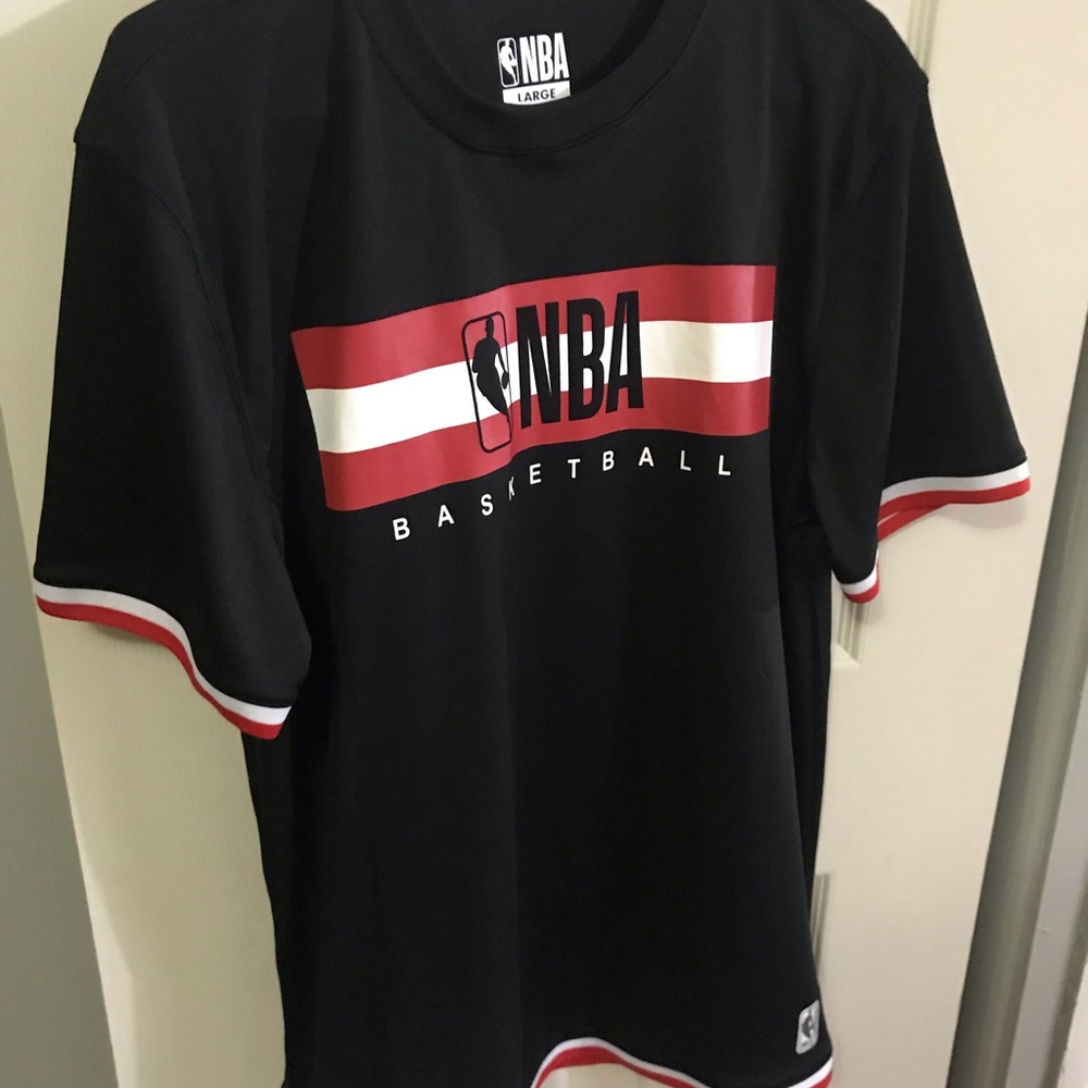 NBA LARGE BLACK LOGO BASKETBALL SHIRT